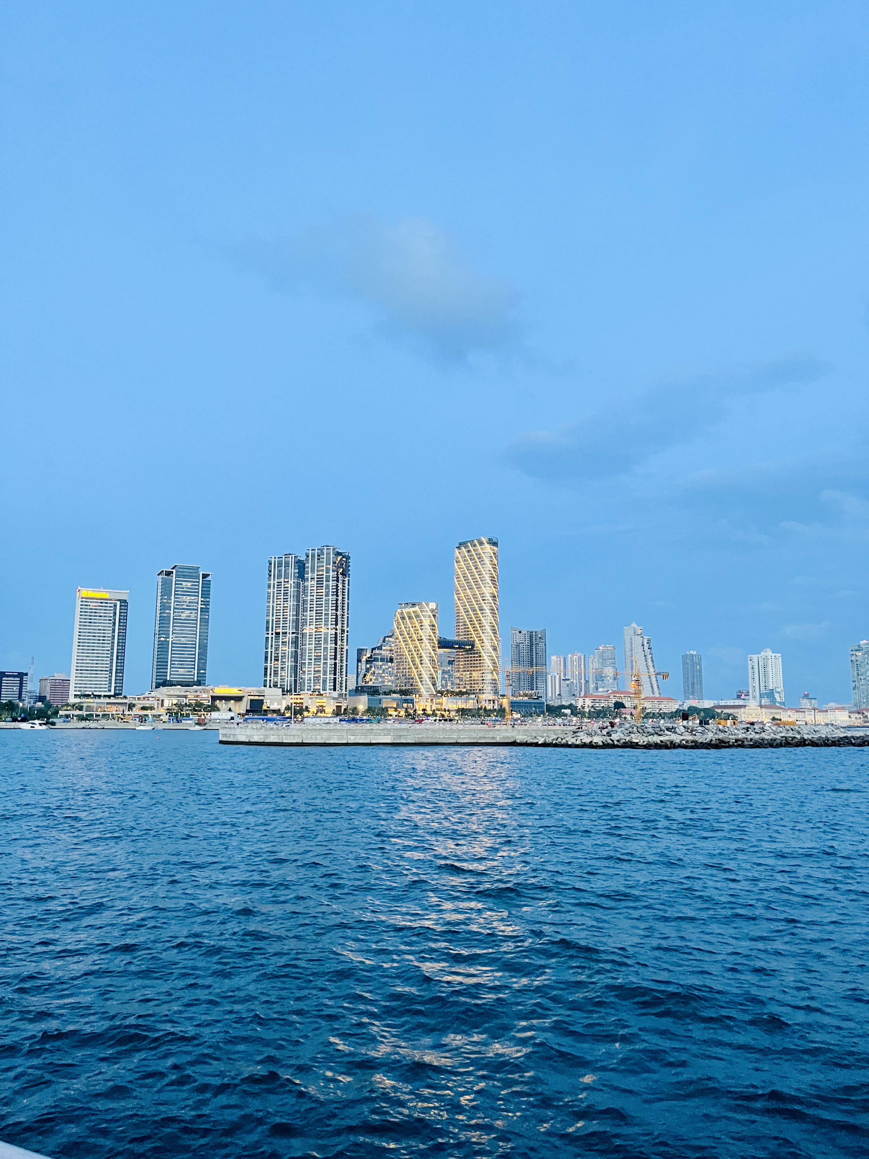 Colombo, Sri Lanka: local landscapes and travel experiences