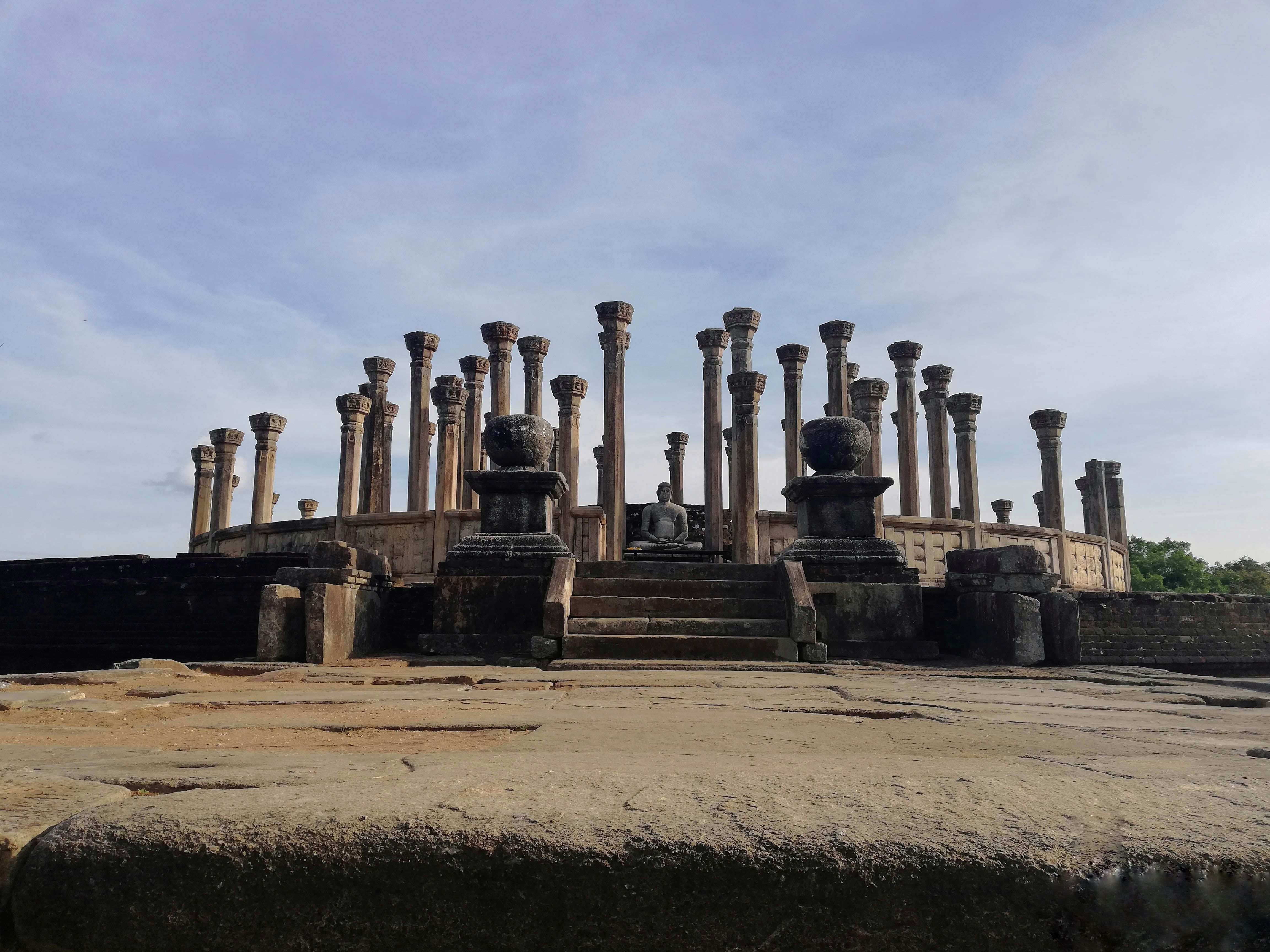 Polonnaruwa, Sri Lanka: local landscapes and travel experiences