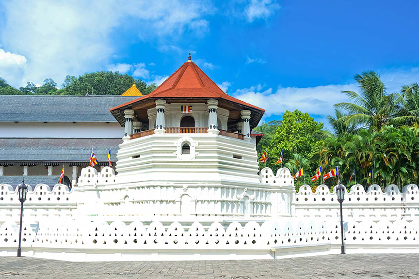 Kandy, Sri Lanka: local landscapes and travel experiences